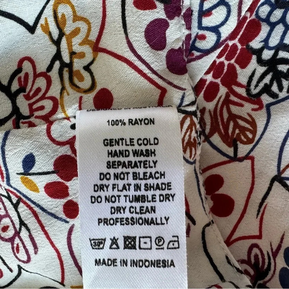 S/W/F Small White Floral Tie Front Crop Top Smocked Back - Picture 5 of 5